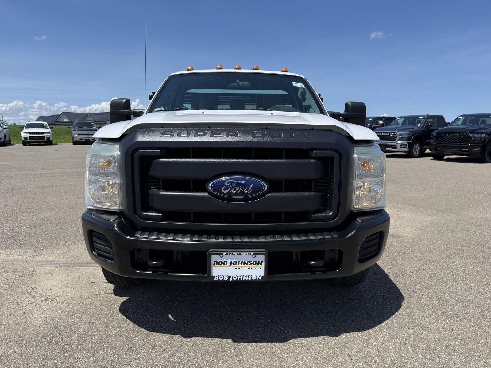 2015 Ford F-350 Chassis 2WD Reg Cab 165 WB 84 CA XL