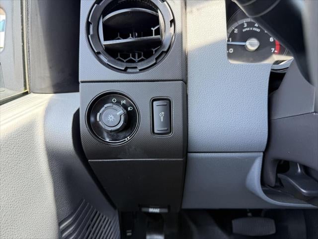2015 Ford F-350 Chassis XL