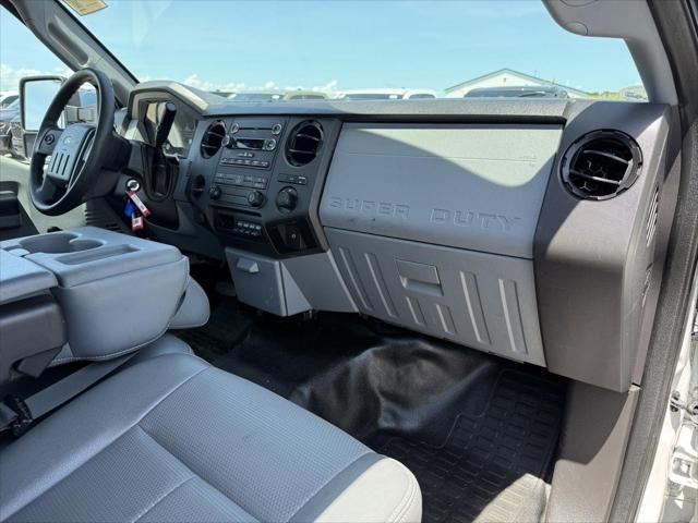 2015 Ford F-350 Chassis XL