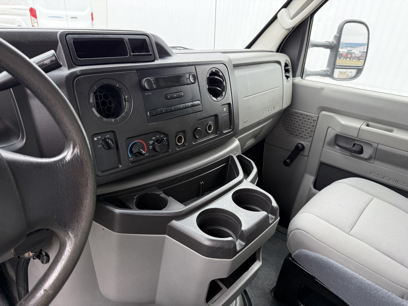 2019 Ford E-450 Cutaway E-450 DRW 158 WB