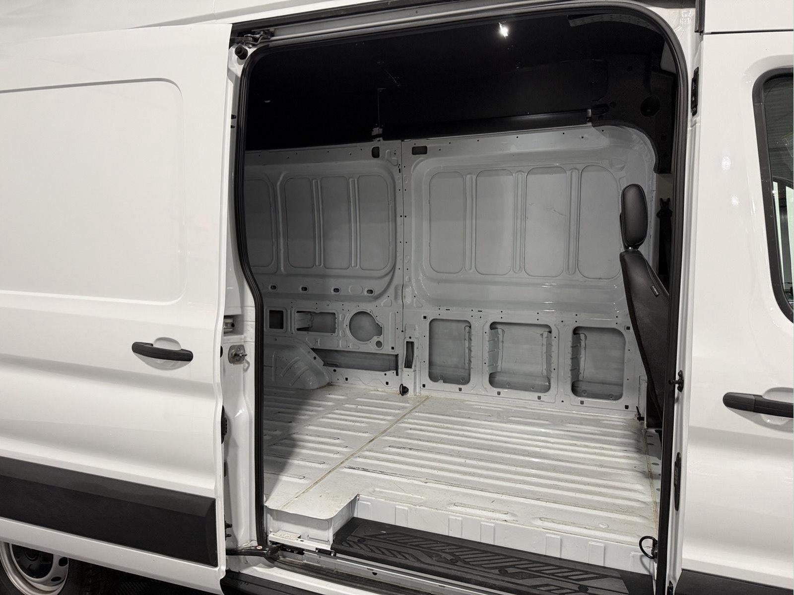 2025 Ford Transit-250 Cargo Van T-250 148' Hi Rf 9070 GVWR RWD