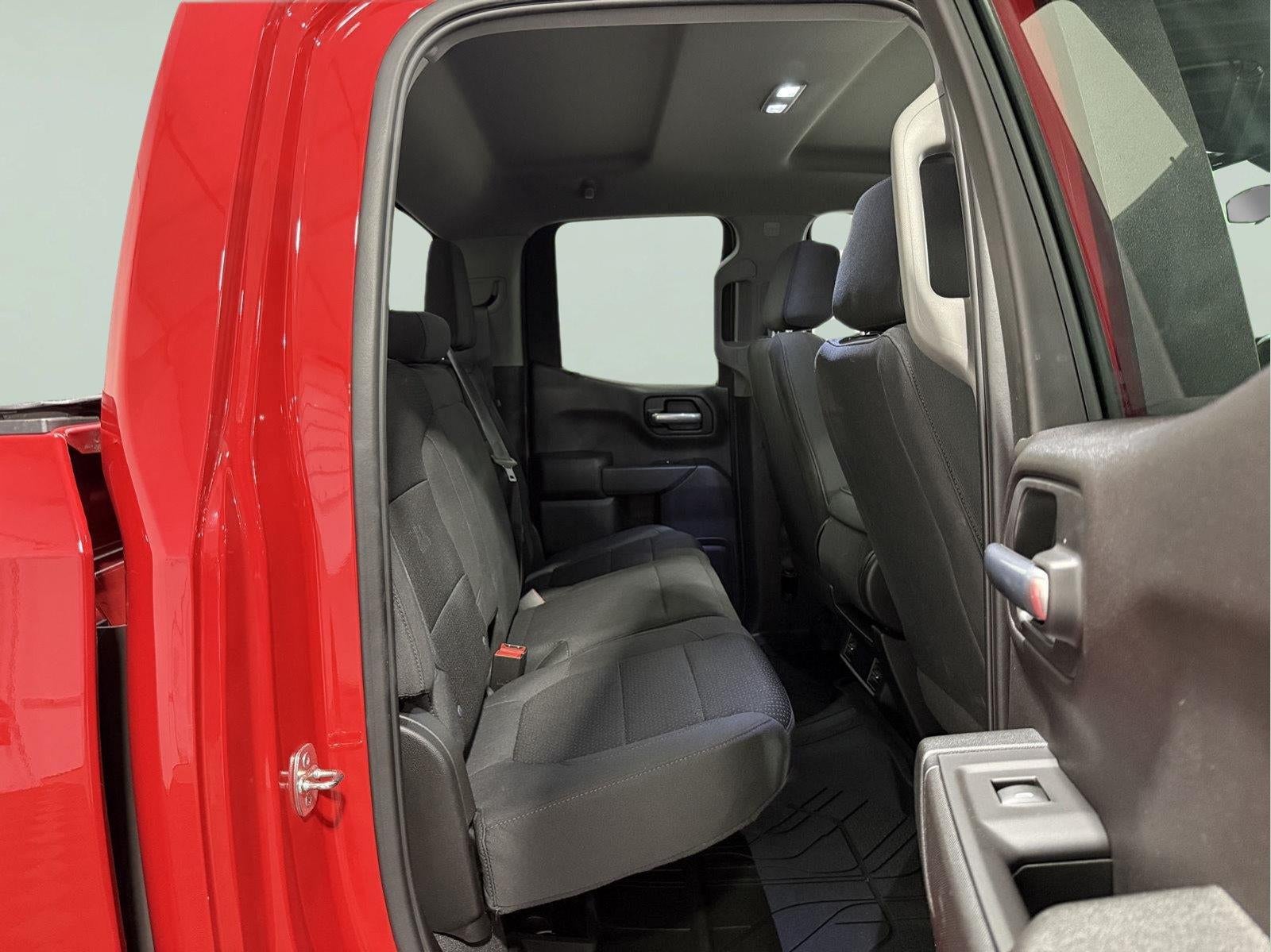 2021 Chevrolet Silverado 1500 4WD Double Cab Standard Bed Custom
