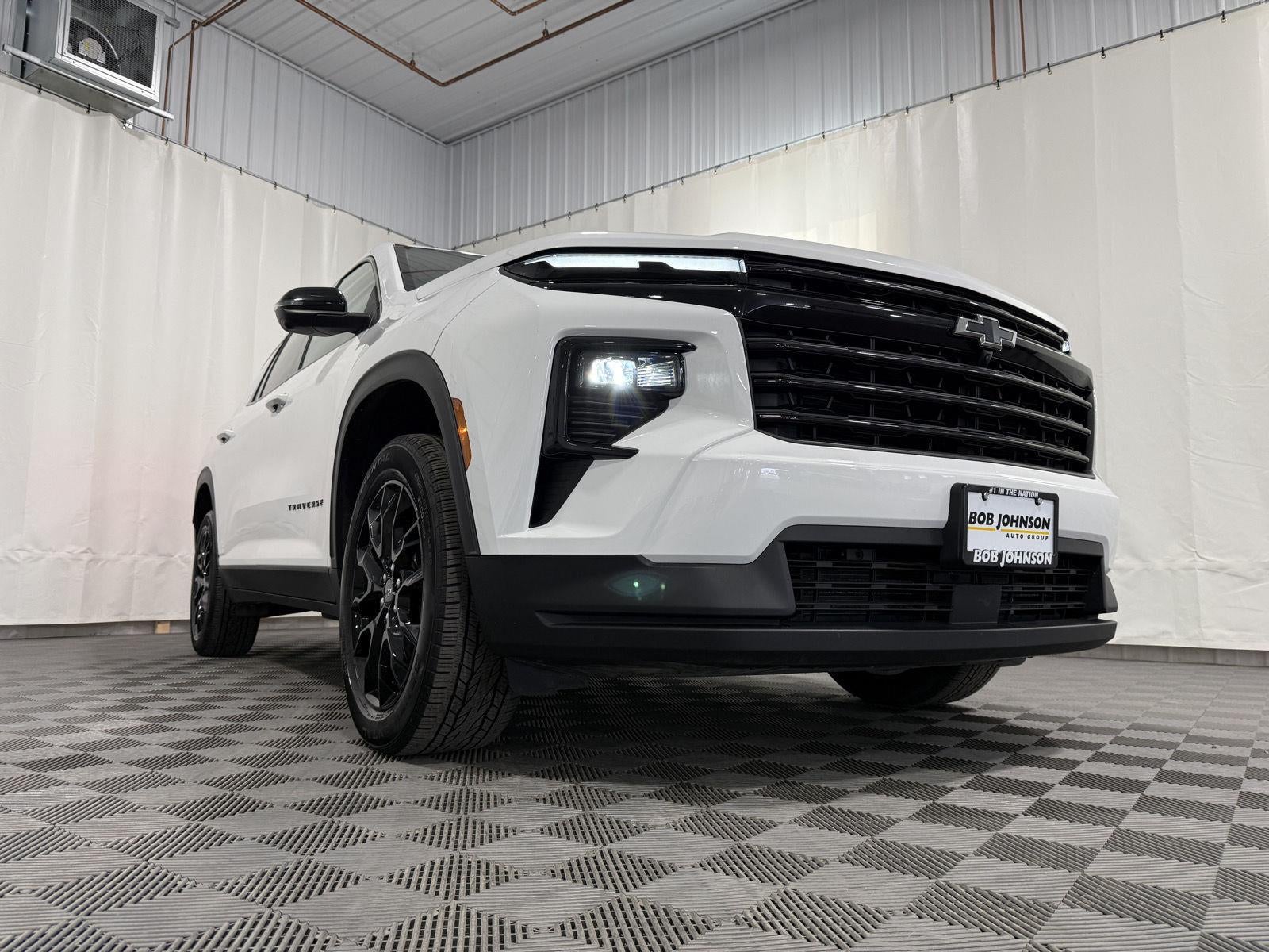 2024 Chevrolet Traverse LT