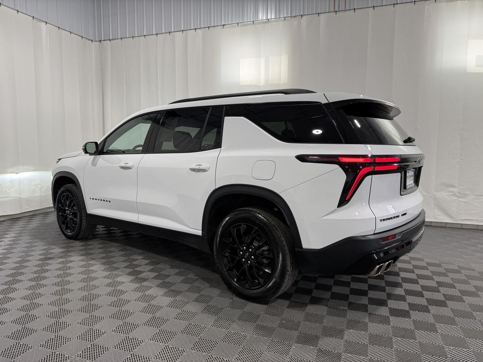 2024 Chevrolet Traverse LT