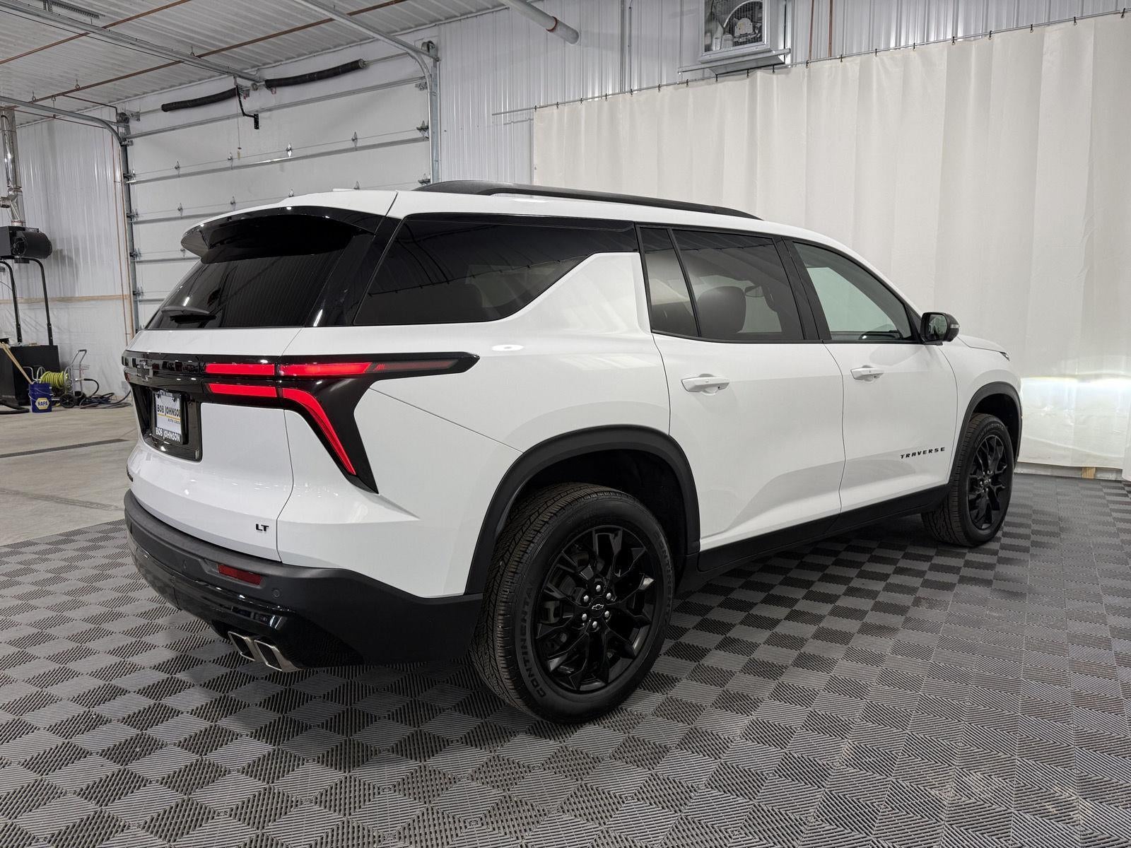 2024 Chevrolet Traverse LT