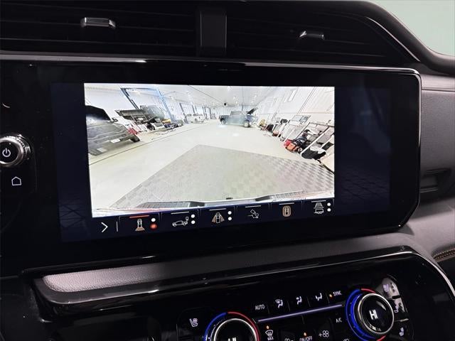 2025 GMC Sierra 2500HD 4WD Crew Cab Standard Bed AT4