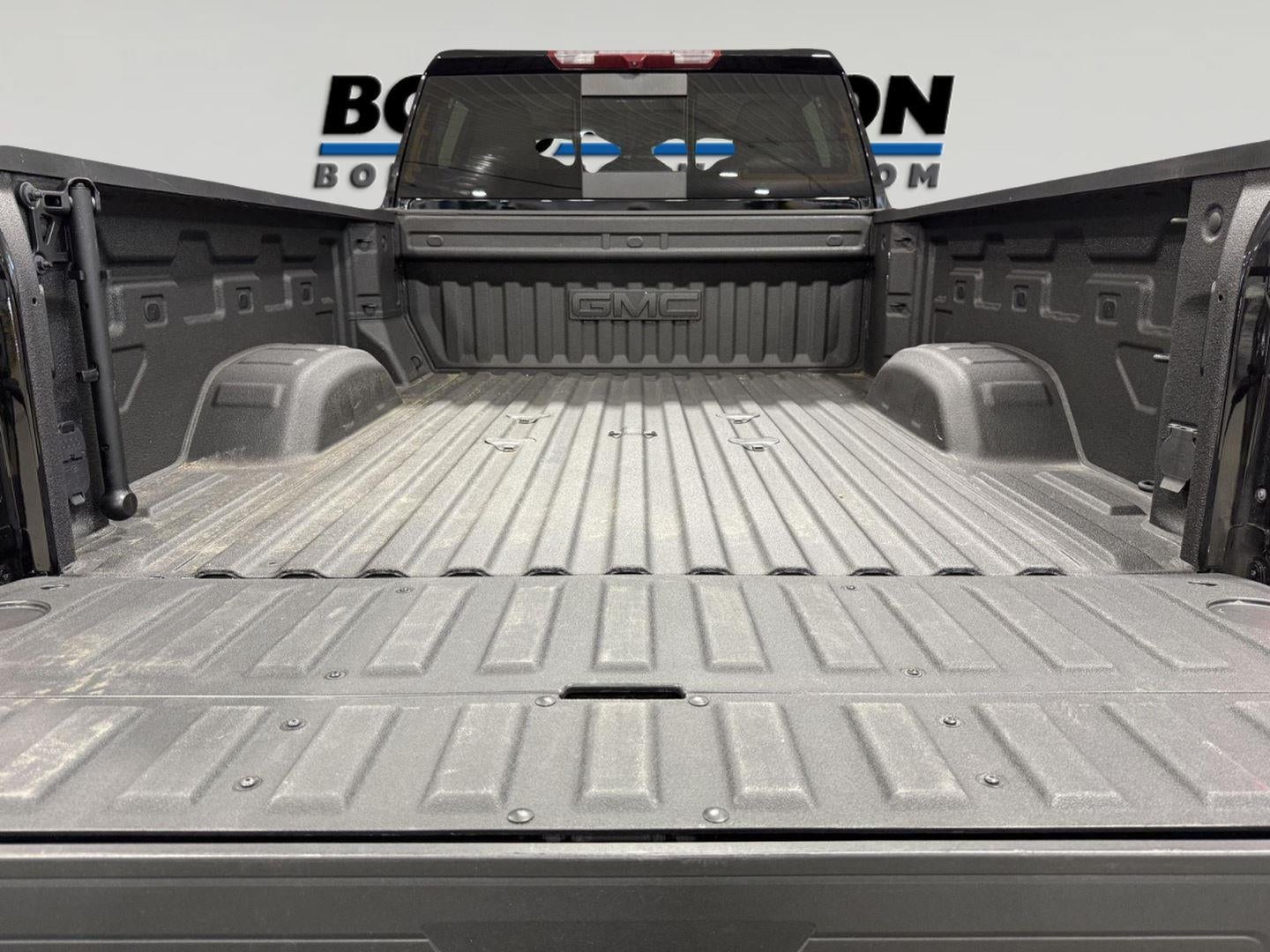 2025 GMC Sierra 2500HD 4WD Crew Cab Standard Bed SLT