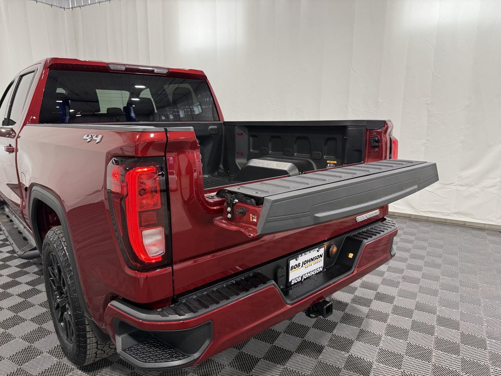 2023 GMC Sierra 1500 4WD Crew Cab Short Box Elevation with 3VL