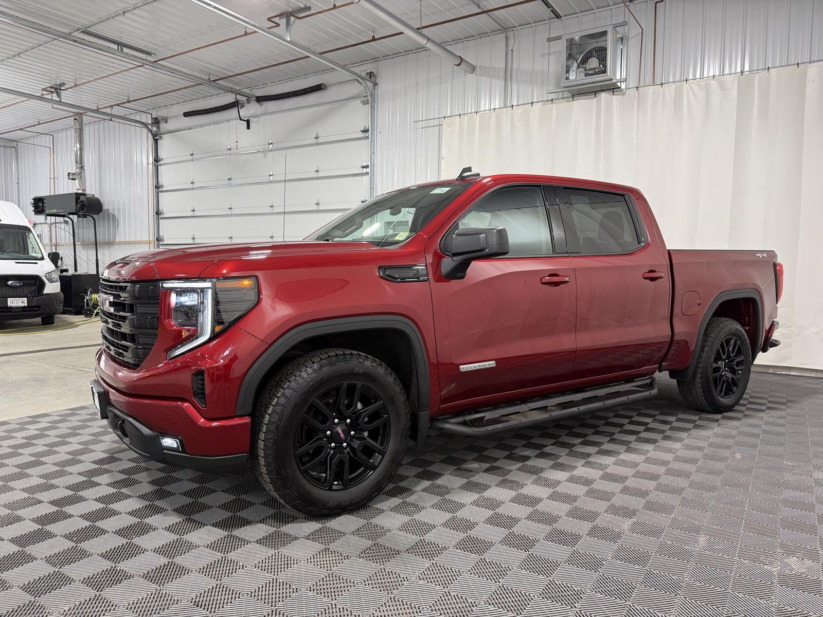 2023 GMC Sierra 1500 4WD Crew Cab Short Box Elevation with 3VL