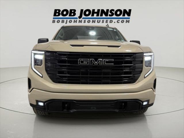 2022 GMC Sierra 1500 4WD Crew Cab Short Box Elevation