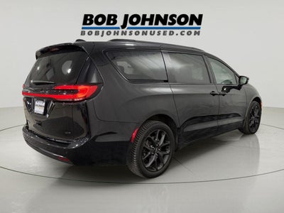 2022 Chrysler Pacifica Touring L AWD