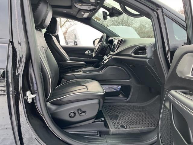 2024 Chrysler Pacifica Limited AWD