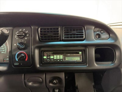 1999 Dodge Ram 1500 2dr Club Cab 139 WB 4WD