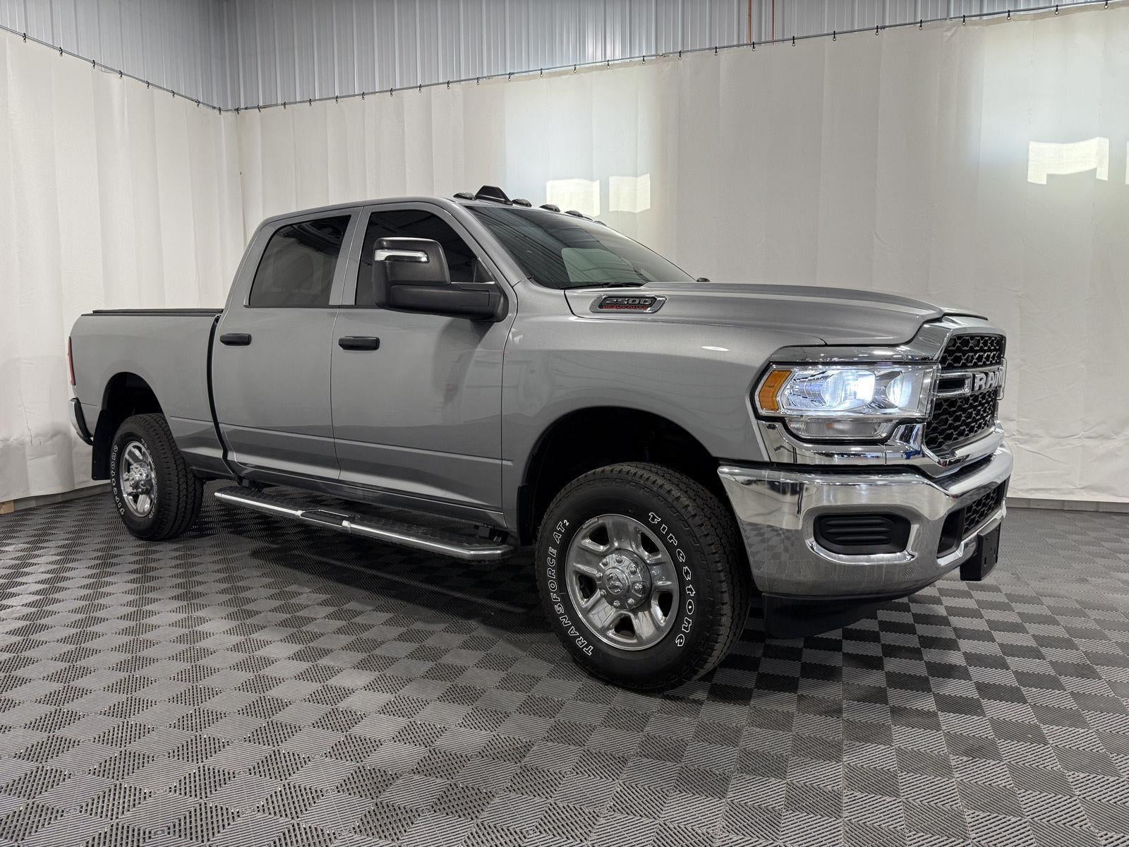 2024 RAM 2500 Tradesman Crew Cab 4x4 6'4' Box