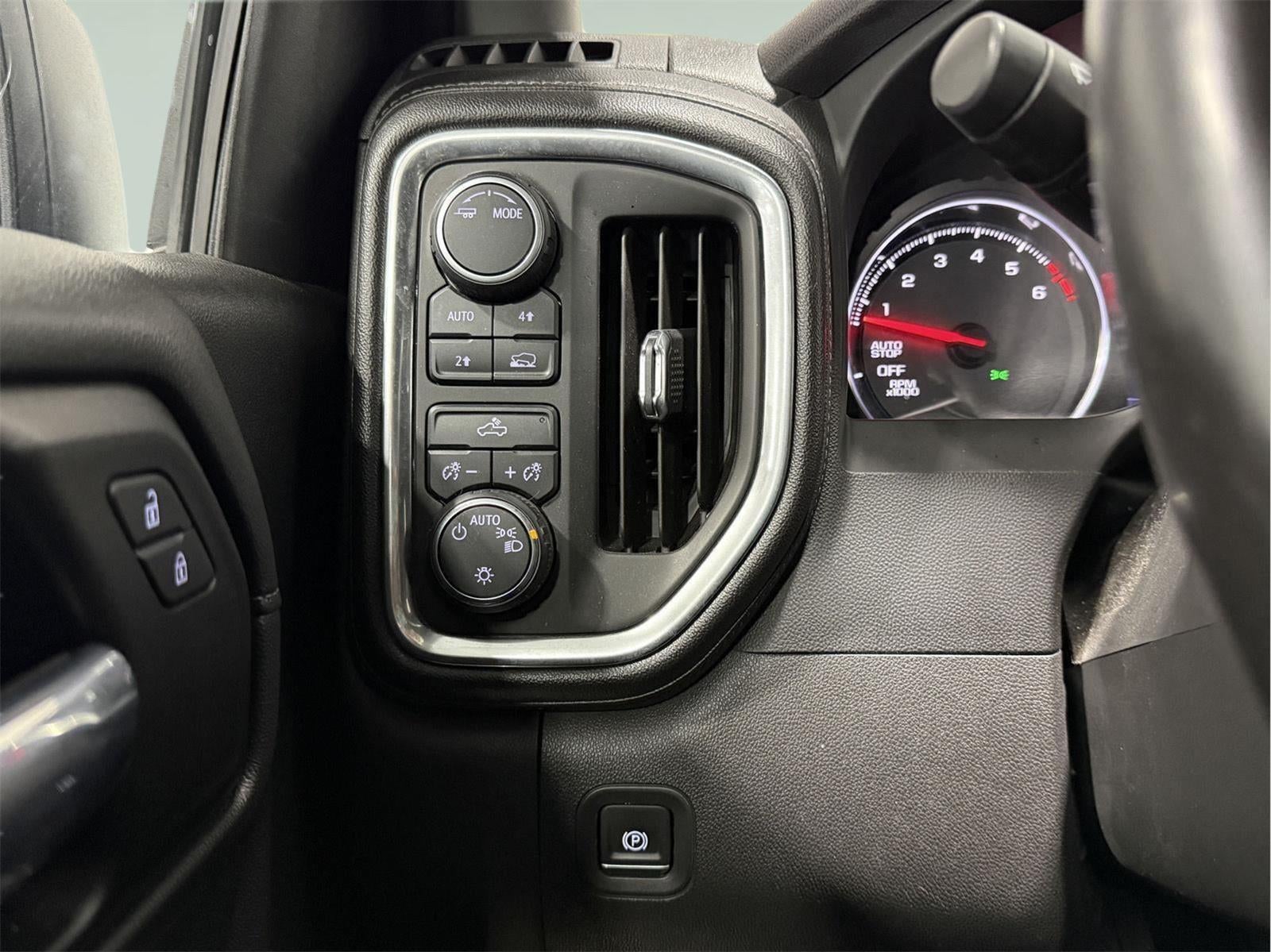 2020 Chevrolet Silverado 1500 4WD Crew Cab Short Bed LT