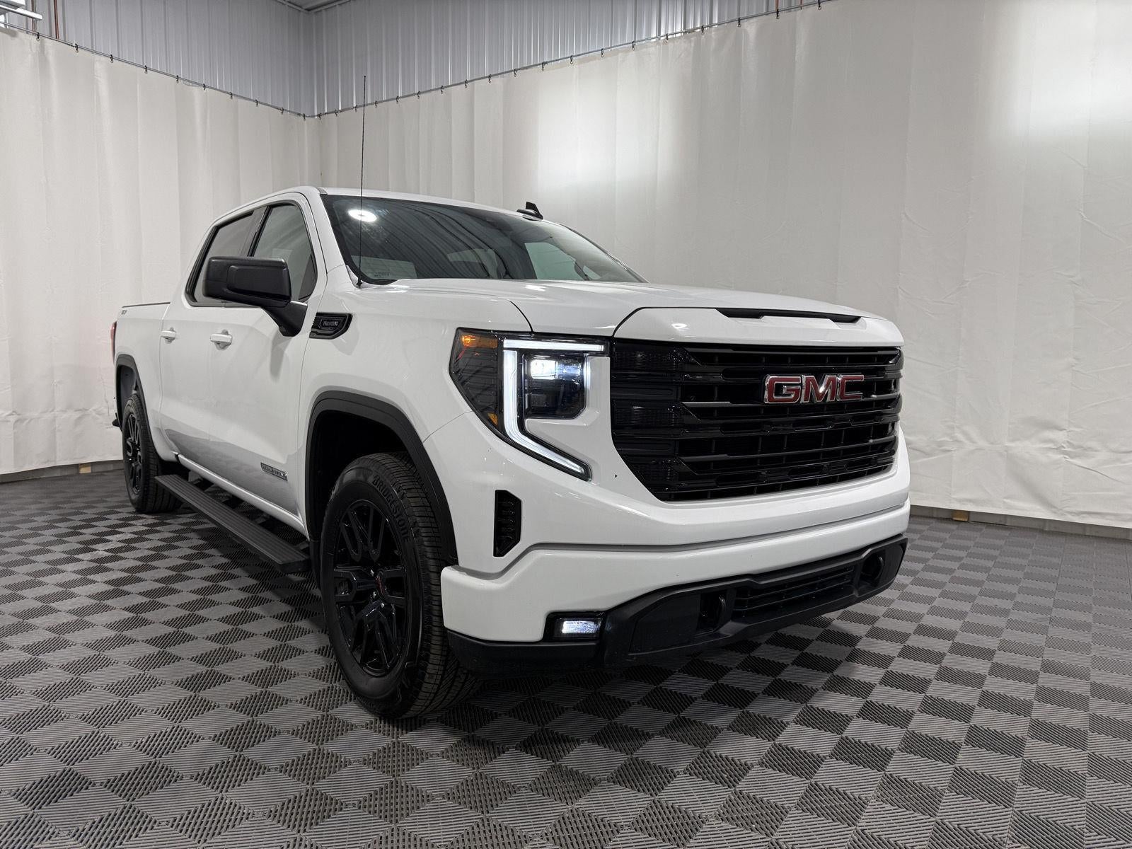 2024 GMC Sierra 1500 4WD Crew Cab Short Box Elevation with 3VL
