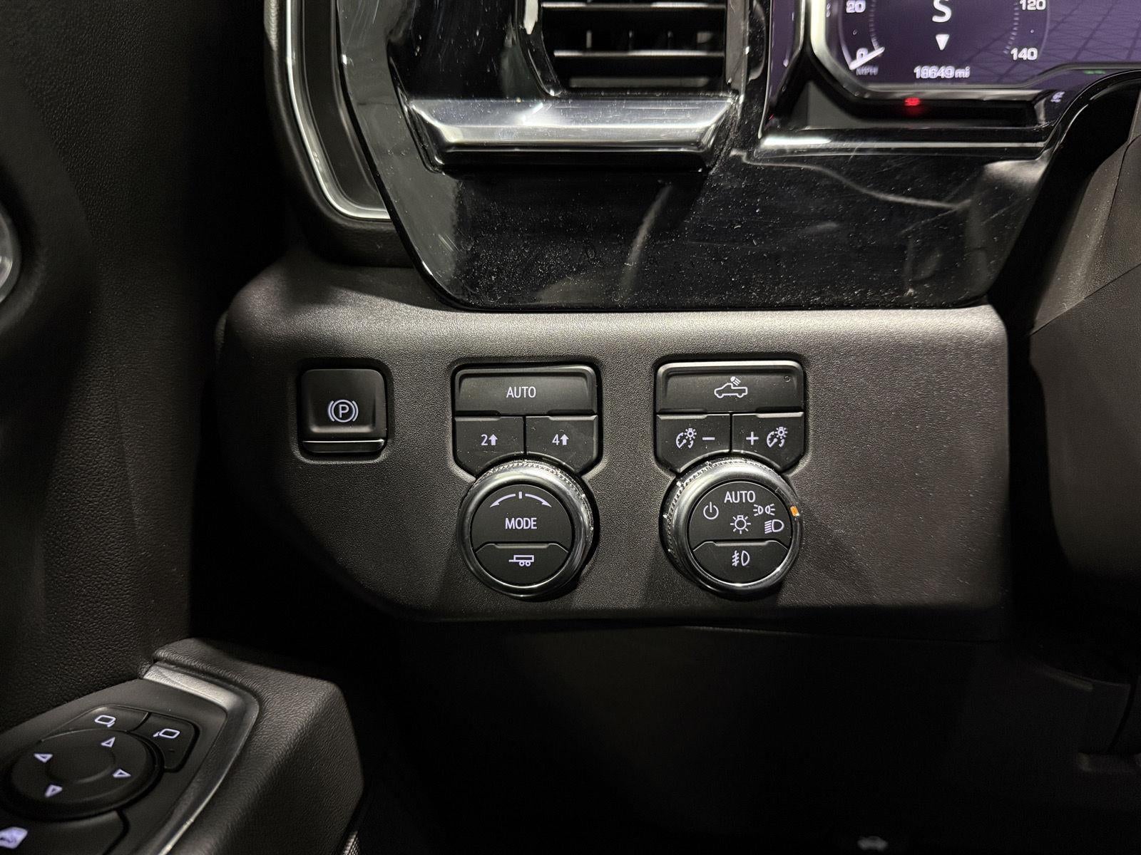 2024 GMC Sierra 1500 4WD Crew Cab Short Box Elevation with 3VL