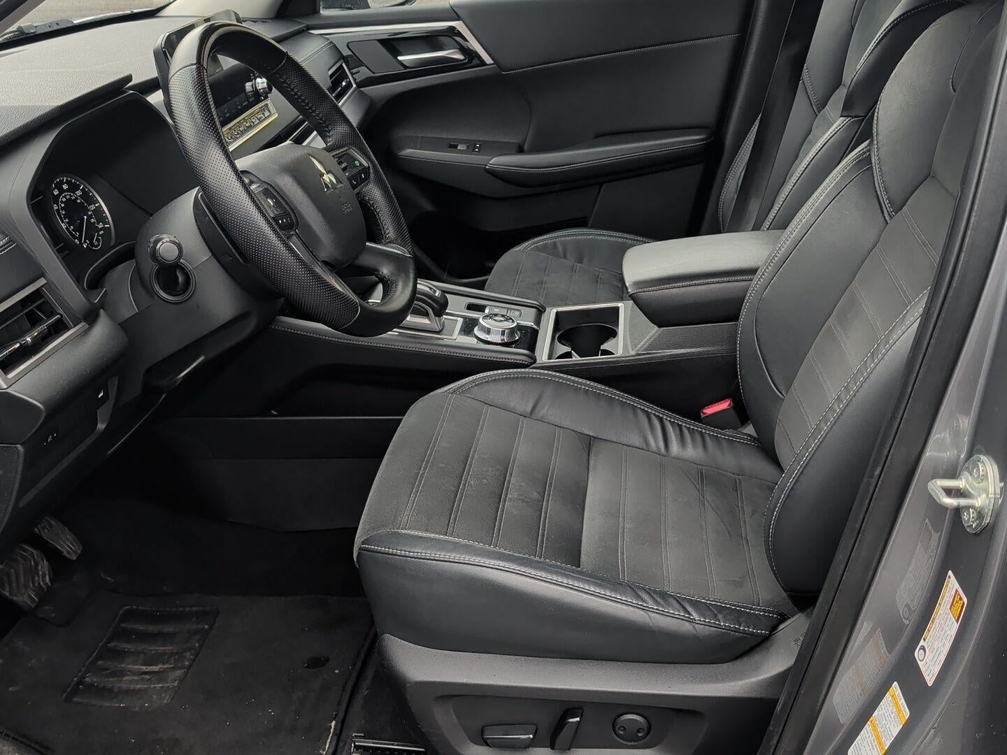 2022 Mitsubishi Outlander SE Launch Edition