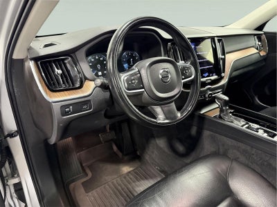2021 Volvo XC60 T6 Momentum