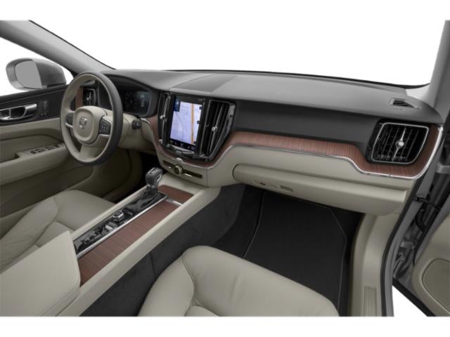 2021 Volvo XC60 T6 Momentum